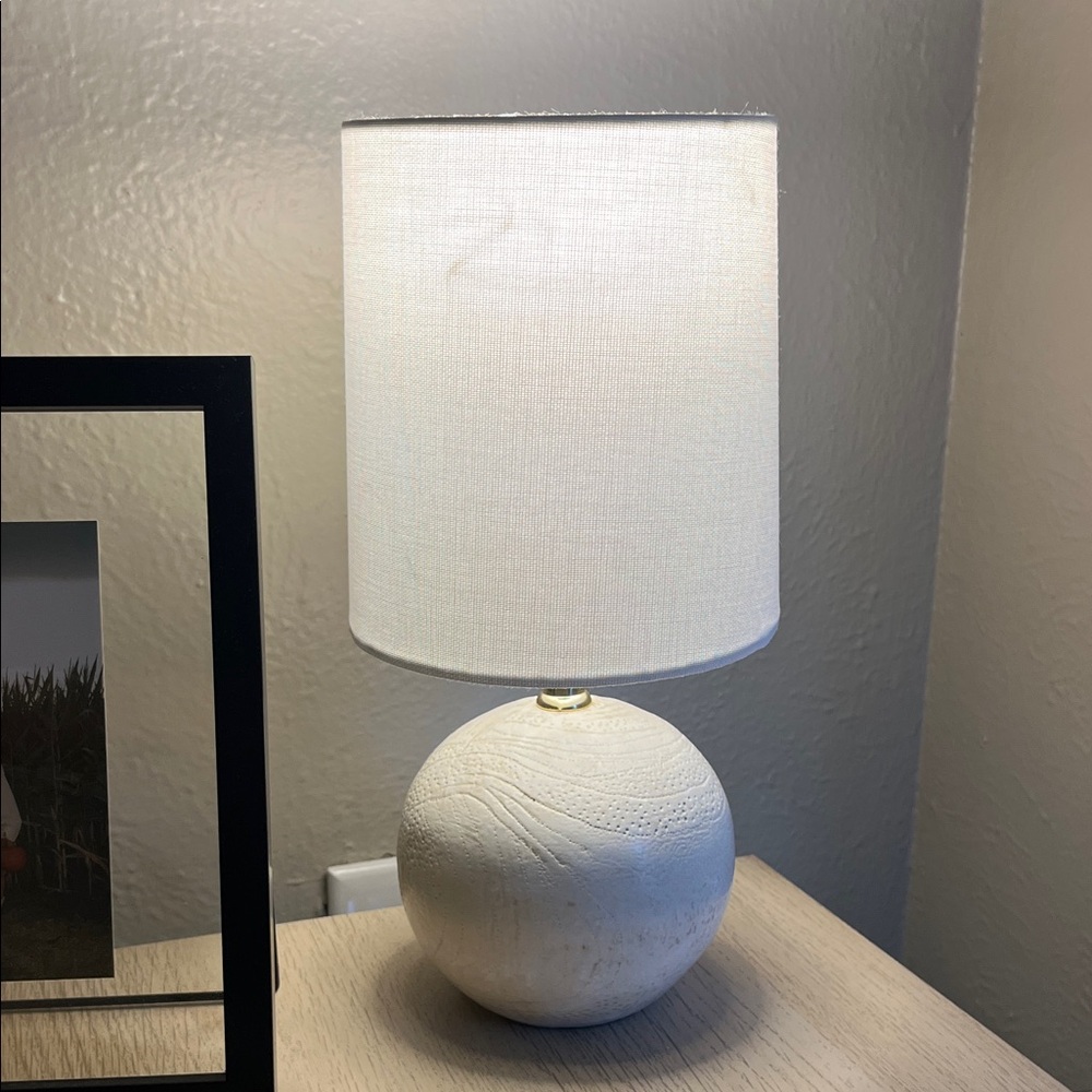 Modern White Ceramic Globe Table Lamp - Home Accents